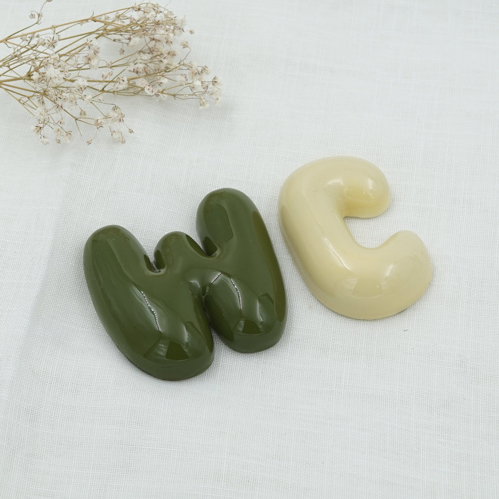 Målad bokstav – mellan (8,5 cm)